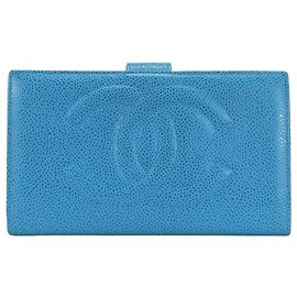 Billetera bi-fold Chanel en piel de ternera granulada azul