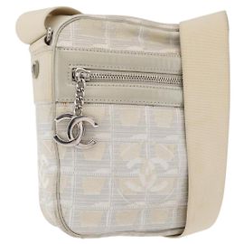 CHANEL Nuova linea da viaggio Borsa a spalla in nylon beige CC Auth ka3980A