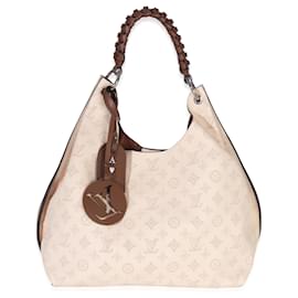 Hobo Carmel in Monogram Mahina Crema di Louis Vuitton