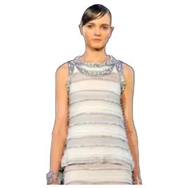 Top de perlas y cuero de la colección de crucero Chanel 2009
