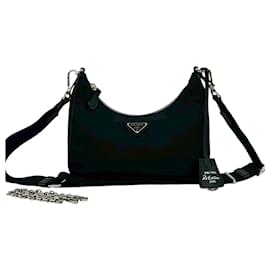 Prada Re-Edition 2005 Schultertasche aus Re-Nylon Saffiano Leder