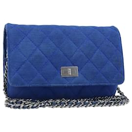 Portafoglio Chanel con catena in tela