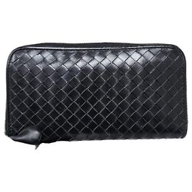 Cartera con cremallera en Nappa Intrecciato negra BOTTEGA VENETA