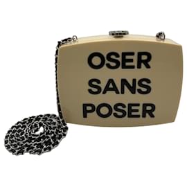 Seltene Chanel Minaudière Laufsteg-Clutch mit Kette