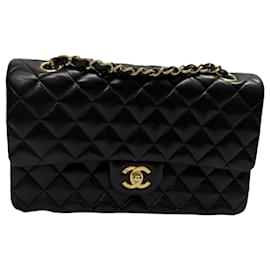 Borsa a Spalla Chanel Medium Classic Double-Flap in Pelle di Agnello Nera