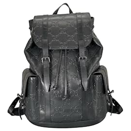 Schwarzer GG-embossierter Leder-Rucksack von Gucci