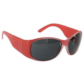 Occhiali da sole CHANEL in plastica Rossa CC Auth ka3894A