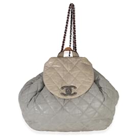 Chanel Rucksack aus grauem, gestepptem Kalbsleder In The Mix
