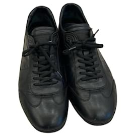 Baskets basses Prada en cuir noir souple