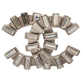 Spilla Baguette in Ottone Strass CC Argento di Chanel