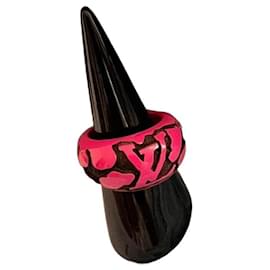 Louis Vuitton Ring aus rosa Harz Größe 56
