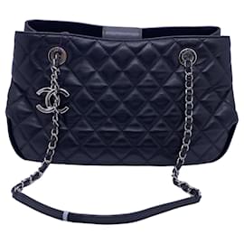 Borsa Tote Chanel in pelle di pecora nera