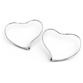 Orecchini a cerchio grandi Open Heart di Elsa Peretti di Tiffany & Co.