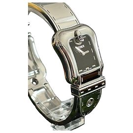 Fendi B-Fendi 3800L Uhr aus Stahl Silberfarben