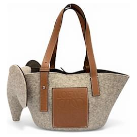 Borsa a mano in pelle di feltro a forma di elefante Loewe