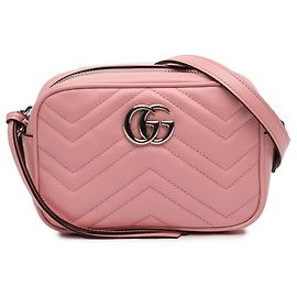 Gucci Mini GG Marmont in pelle matelassé rosa a tracolla