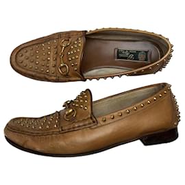 Mocassino in pelle Gucci vintage con borchie color marrone cognac