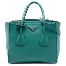 Bolso de mano de piel verde glacé de Prada con doble asa y dos bolsillos