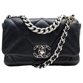 BORSA CHANEL 19 MEDIA AS1160 IN PELLE NERA QUILTED CON TRACOLLA