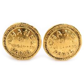 Brincos de clip de ouro vintage Chanel