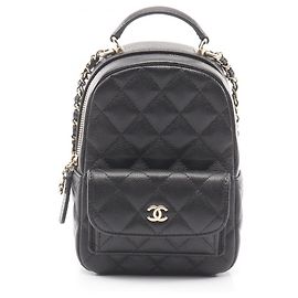 Chanel Matelassé Rucksack/Tasche in Schwarz