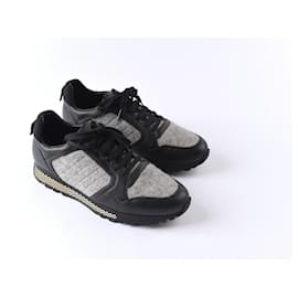 Gucci Runner Sneakers aus schwarzem Leder und grauem Filz