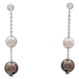 Orecchini Mikimoto, oro bianco, perle e diamanti.