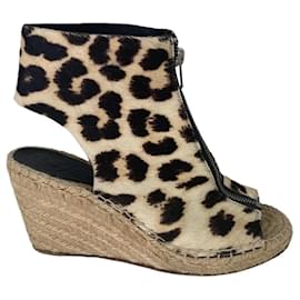 Sandalias espadrilles Céline estampado leopardo piel de potro