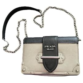 Prada Cahier Schultertasche aus Silber- und schwarzem Leder