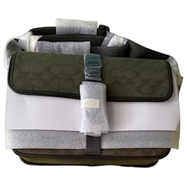 Borsa a spalla Coach in tela rivestita con monogramma