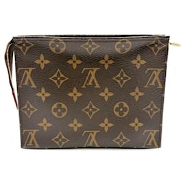 Pochette Toilette 19 Monogram Louis Vuitton