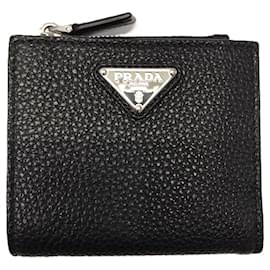 Prada Bi-Fold Geldbörse aus schwarzem Leder