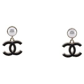 Orecchini a perno Coco Mark di Chanel