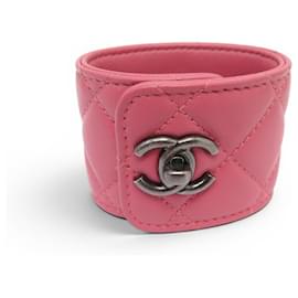 NUOVO BRACCIALE CHANEL CHIUSURA TIMELESS A61066 15,5CM IN PELLE QUILT ROSA