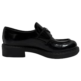 Mocassini in pelle nera Prada spazzolata
