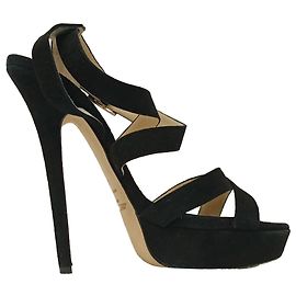Sandali con piattaforma incrociati Louise in suede nero di Jimmy Choo