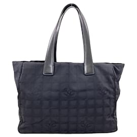 Borsa tote MM della nuova linea di viaggio Chanel