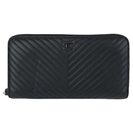 Chanel Chevron V-Stitch schwarzes Lammleder Langbörse