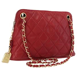 CHANEL Bolsa de Ombro Matelassé em Couro de Cordeiro Vermelha Dourada CC Auth 176873