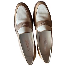 Autre Marque Maretto Zweifarbige Leder-Loafer Beige Hellbraun