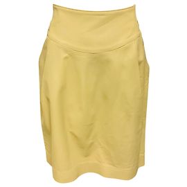 Falda de cuero genuino beige forrada de seda Oscar de la Renta con hebillas doradas