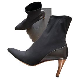 Seltene Vintage Gucci Stretch-Stiefeletten von Tom Ford - Sammlerstück