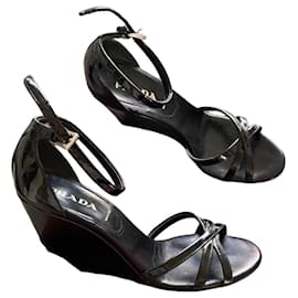 Prada Rubber Buckle Thong Sandals Black Women EU 37 ref.JC3010419