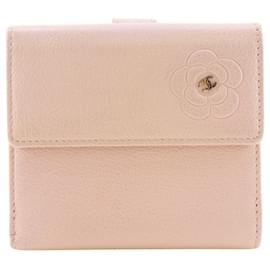 Chanel Camelia Bi-Fold Geldbörse aus rosa Leder
