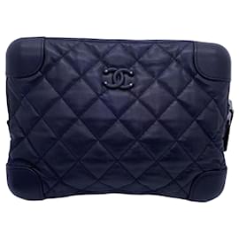 Borsa Chanel CC Classic Trunk Case in pelle di agnello trapuntata nera