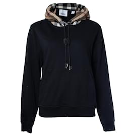 Burberry, sudadera negra con estampado de cuadros