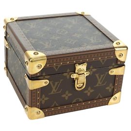 LOUIS VUITTON Monogramm Pyramid Truhe M10052 LV Auth BAZ407SM