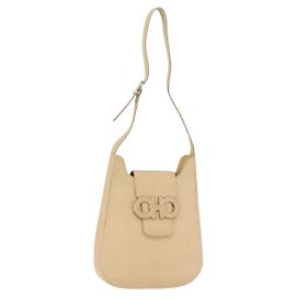 Borsa a Spalla Gancini in Pelle Beige Argento Auth 175046 di Salvatore Ferragamo