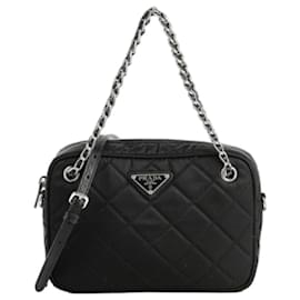 Borsa a spalla in nylon trapuntato con catena - Prada