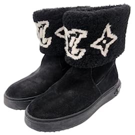 Fellstiefel von Louis Vuitton